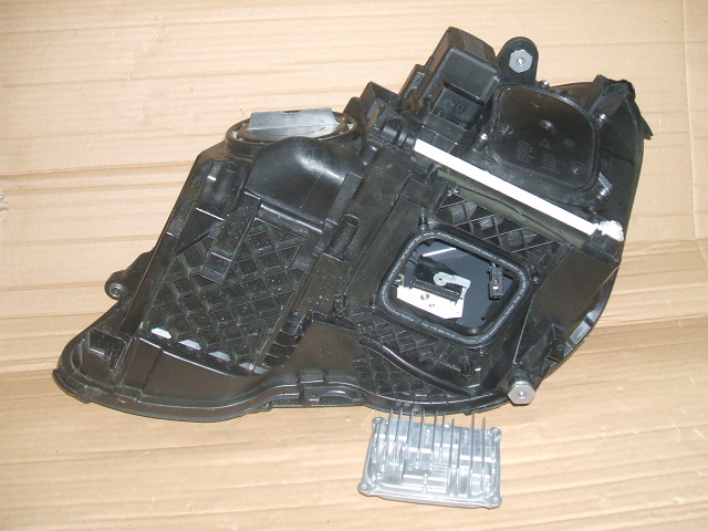 Mercedes-Benz - E-Klasa - S212 - Kombi - (2013 - 2016) - Oświetlenie / Lampa przednia  prawa Bixenon