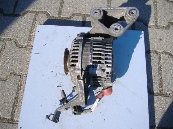 Nissan - Almera - 4 drzwi - (2002 - 2006) - Silnik / Alternator