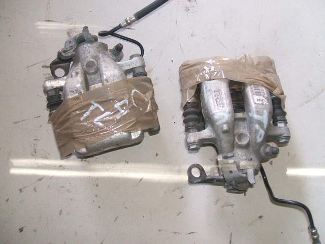 Citroen  - DS4 - (2011 - 2015) - Hamulce / Zacisk hamulcowy tylny prawy