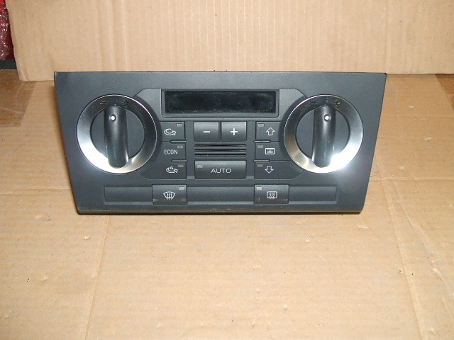 Audi - A3 - 5 drzwi - (2008 - 2012) - Wnętrze / Włącznik nawiewu