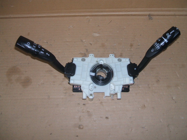 SsangYong - Actyon Sports - Pick-up - (2012-) - Wnętrze / Włącznik świateł