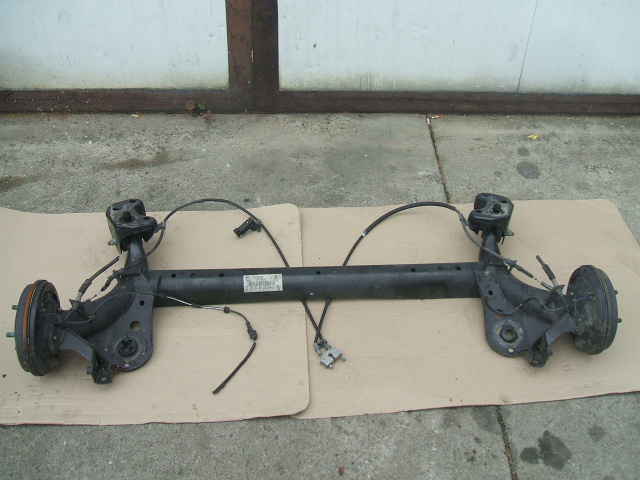 Ford - Fiesta - 5 drzwi - (2008 - 2013) - Zawieszenie / Kompletne tylne