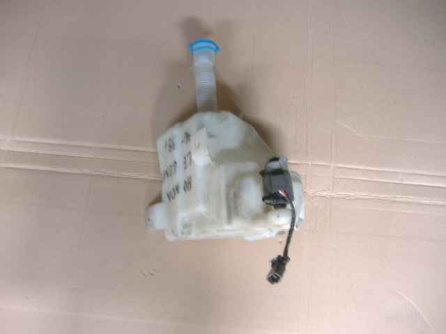 Honda - Legend - (1996 - 2000) - Osprzęt / Zbiorniczek spryskiwaczy