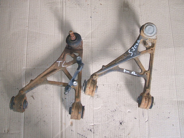 Honda - S-2000 - (2006 - 2009) - Zawieszenie / Wahacz tylny prawy