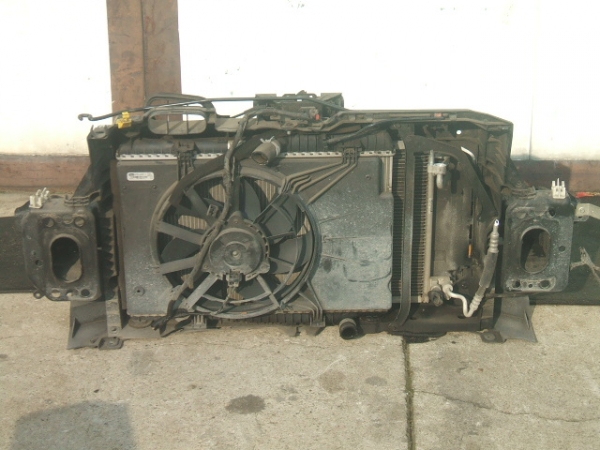 Ford - Fiesta - 3 drzwi - (2008 - 2013) - Oświetlenie / Lampa przednia lewa