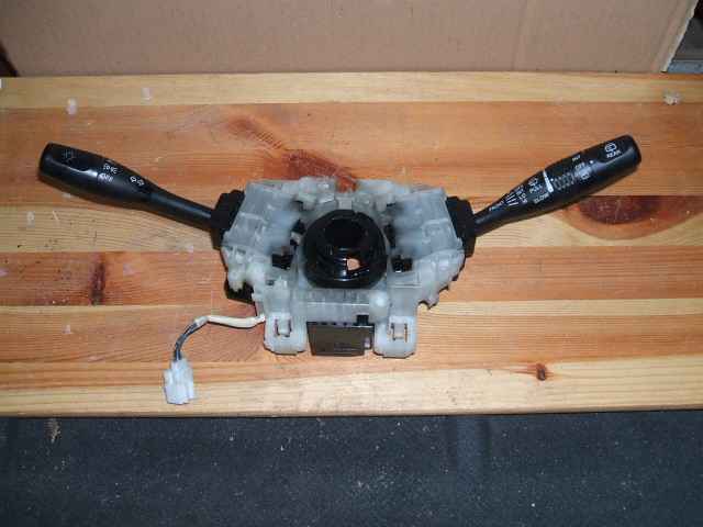 Mitsubishi - Pajero - 5 drzwi - (2003 - 2006) - Wnętrze / Włącznik wycieraczek