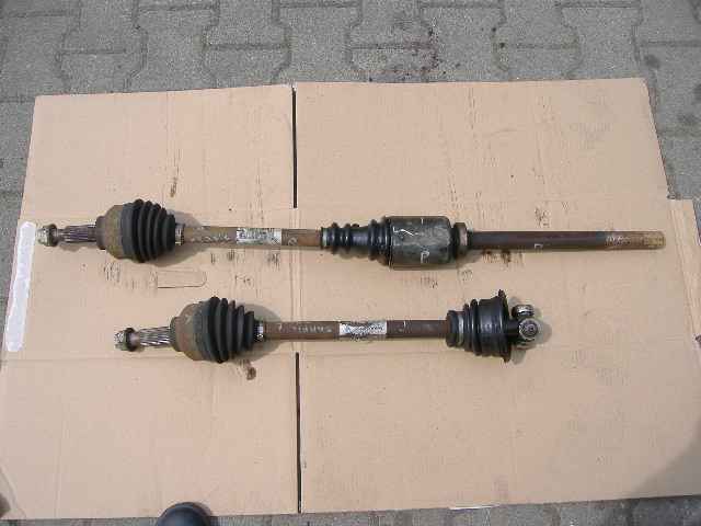 Opel - Vivaro - Osob./Tow.- (2006 - 2014) - Napęd / Półoś przednia lewa