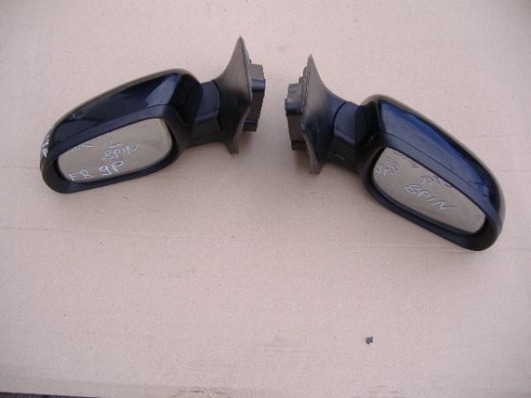 Hyundai - i20 - 5 drzwi - (2012 - 2014) - Lusterka /  Prawe elektryczne