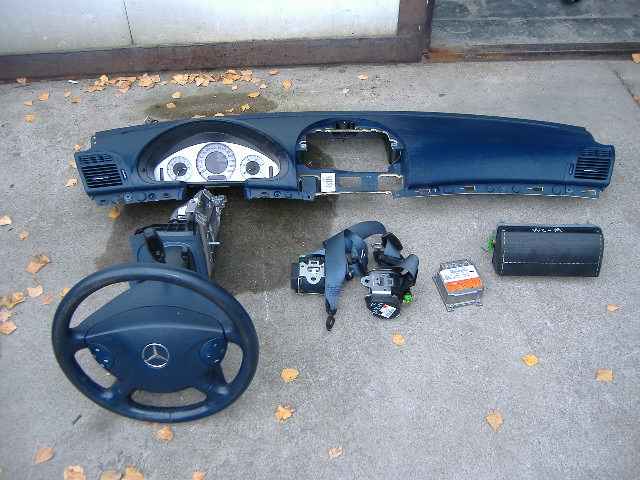 Mercedes-Benz - E-Klasa - W211 - (2002 - 2006) - Poduszki / Komplet