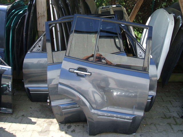 Mitsubishi - Pajero - 5 drzwi - (2003 - 2006) - Karoseria / Drzwi przednie prawe