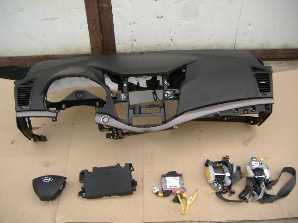 Hyundai - i40 - (2011-) - Poduszki / Komplet