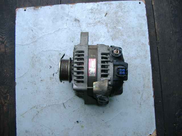 Toyota - Corolla - 5 drzwi - (2002 - 2004) - Silnik / Alternator