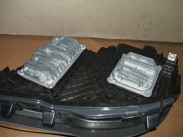 Mercedes-Benz - E-Klasa - C207 - Coupe - (2013-) - Oświetlenie / Lampa przednia  prawa Bixenon