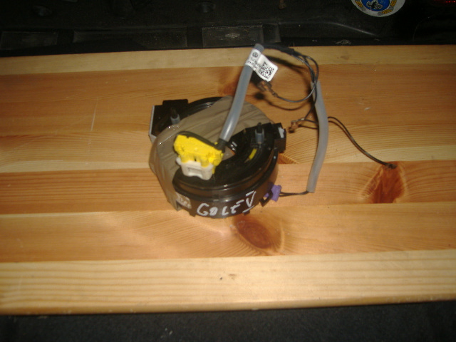 Volkswagen - Golf V - 3 drzwi - (2003 - 2008) - Poduszki / Taśmy