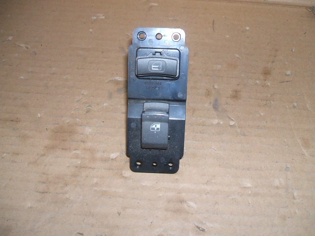 SsangYong - Actyon Sports - Pick-up - (2012-) - Wnętrze / Panel sterowania szyb