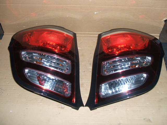 Citroen  - C 3 - (2009 - 2013) - Oświetlenie / Lampa tylna lewa