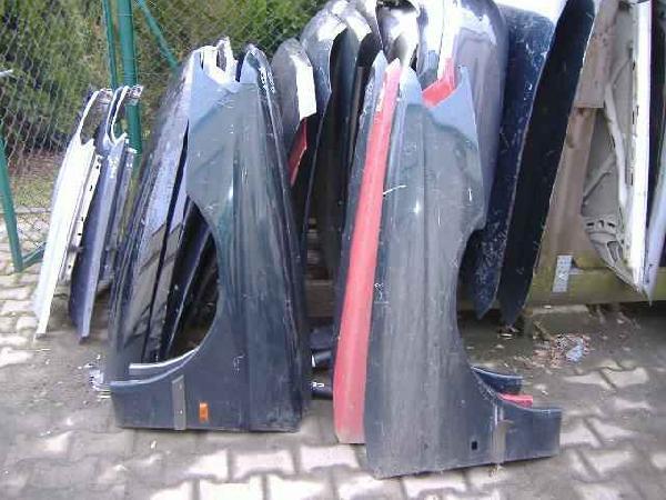 Peugeot - 605 - (1989 -1994) - Karoseria / Błotnik przedni prawy