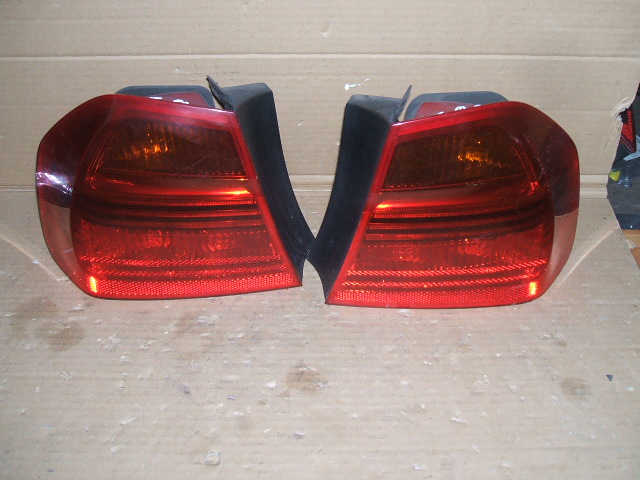 BMW - Seria 3 - E90 - (2008 - 2012) - Oświetlenie / Lampa tylna  prawa