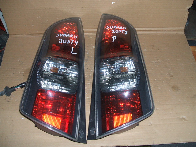 Subaru - Justy - 5 drzwi - (2007 - 2011) - Oświetlenie / Lampa tylna lewa