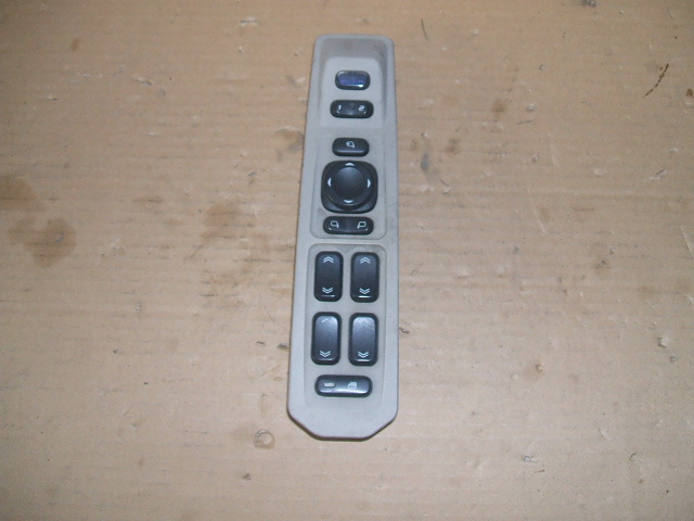 Cadillac - SRX - (2003 - 2007) - Wnętrze / Panel sterowania szyb