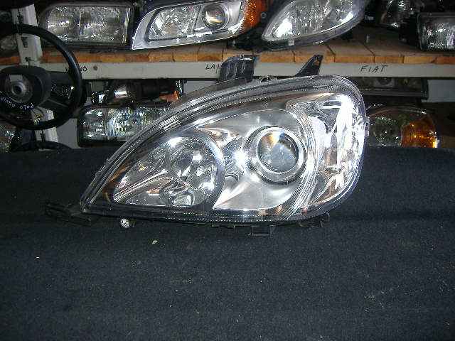 Mercedes-Benz - ML - Klasa - W163 - (2001 - 2005) - Oświetlenie / Lampa przednia   lewa Xenon