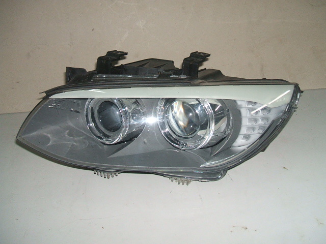 BMW - Seria 3 - E93 - Cabrio - (2010 - 2014) - Oświetlenie / Lampa przednia  lewa Bixenon