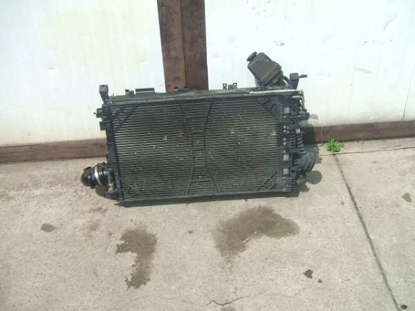 Opel - Insignia - Kombi - (2009 - 2013) - Oświetlenie / Lampa przednia prawa