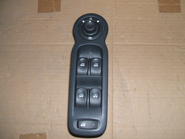 Renault - Modus - (2004 - 2008) - Wnętrze / Panel sterowania szyb
