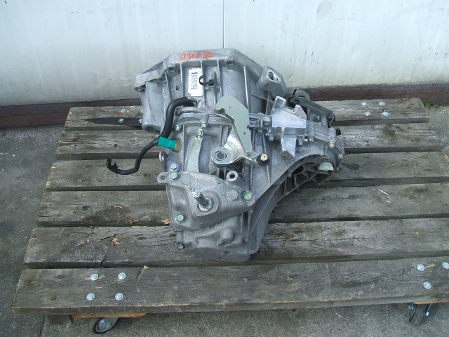 Nissan - Juke - (2010 - 2014) - Skrzynia / Ręczna  6-biegowa