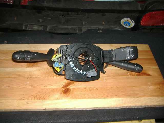 Renault - Laguna - Kombi - (2005 - 2007) - Wnętrze / Włącznik kierunkowskazów