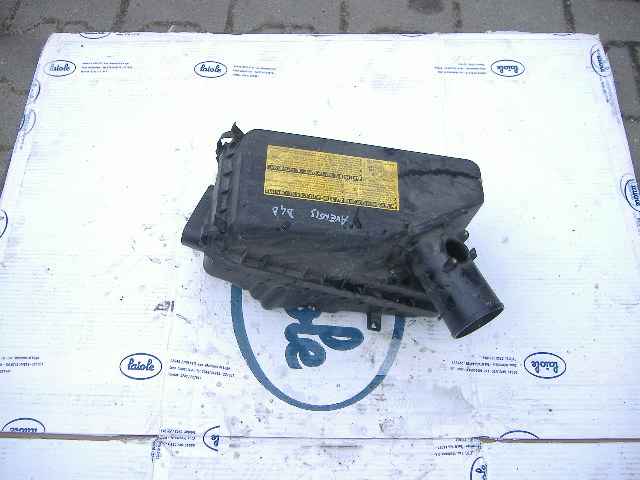 Toyota - Avensis - 4 drzwi - (2000 - 2003) - Filtry / Obudowa filtra powietrza