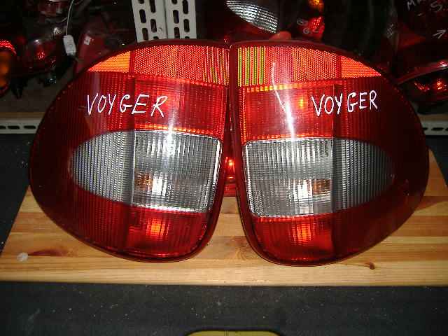 Dodge - Caravan - (2004 - 2008) - Oświetlenie / Lampa tylna  prawa