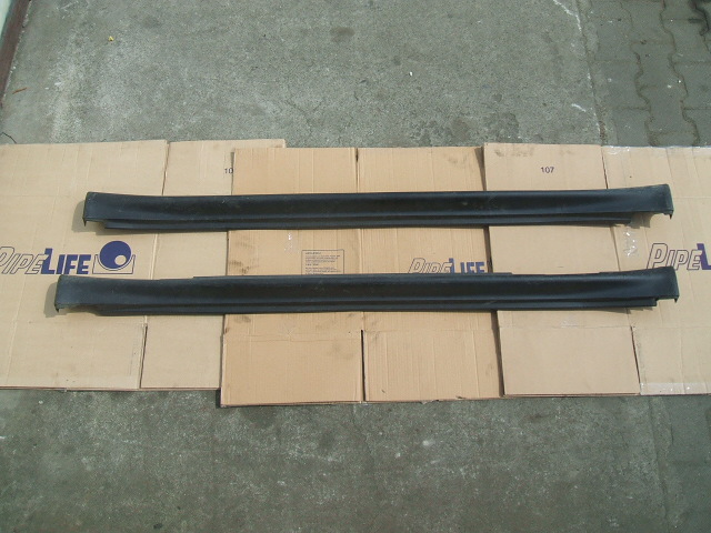 Nissan - Juke - (2010 - 2014) - Karoseria / Listwy progowe