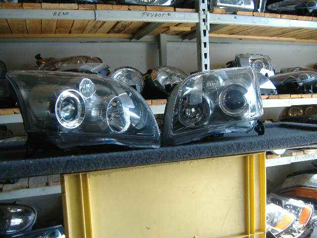 Toyota - Avensis - 5 drzwi - (2006 - 2009) - Oświetlenie / Lampa przednia   lewa Xenon