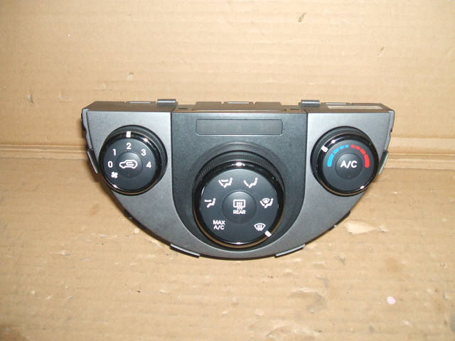 Kia - Soul - (2009 - 2011) - Wnętrze / Włącznik nawiewu