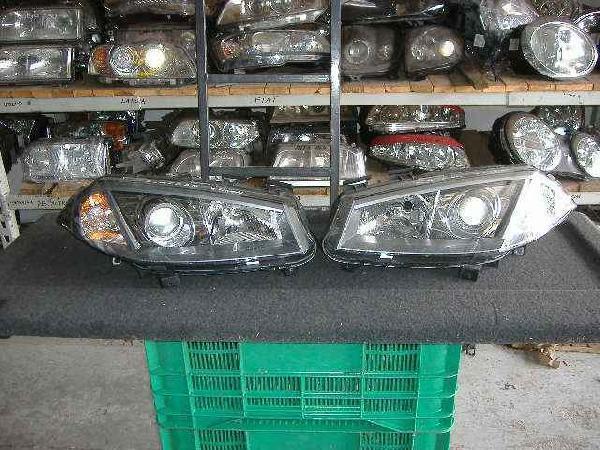 Renault - Megane - Cabrio - (2003 - 2006) - Oświetlenie / Lampa przednia   lewa Xenon