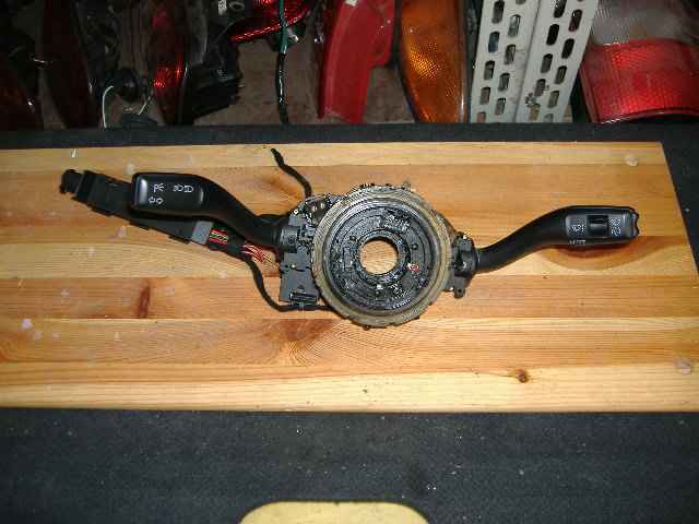 Audi - A4 - Kombi - (2004 - 2008) - Poduszki / Taśmy