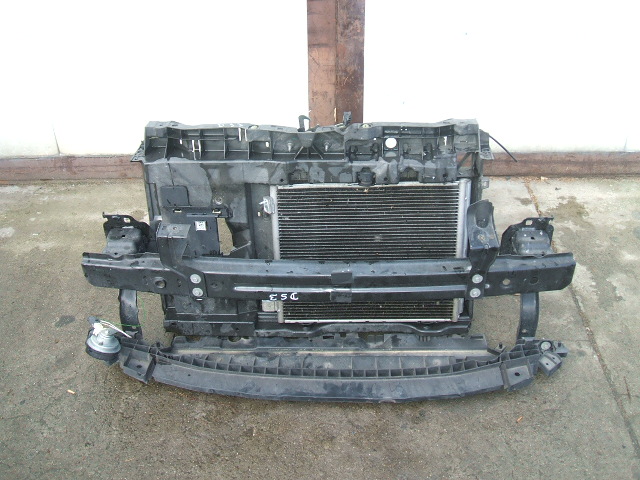 Citroen  - DS3 - (2010 - 2014) - Oświetlenie / Lampa przednia prawa