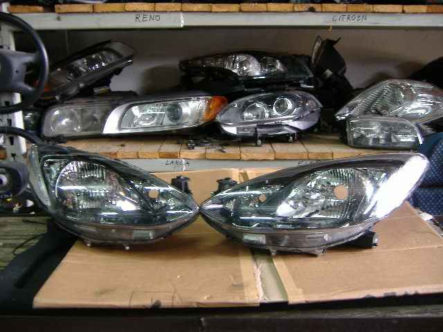 Mazda - 2 - 3 drzwi - (2007 - 2010) - Oświetlenie / Lampa przednia lewa