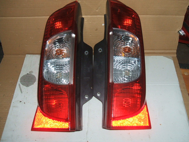 Fiat - Fiorino - Osob./Tow.- (2008 - 2016) - Oświetlenie / Lampa tylna  prawa