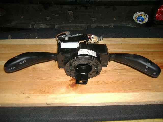 Volkswagen - Polo - 5 drzwi - (2001 - 2005) - Wnętrze / Włącznik wycieraczek