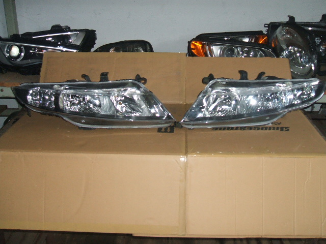 Honda - Civic - 3 drzwi - (2009 - 2012) - Oświetlenie / Lampa przednia   prawa Xenon