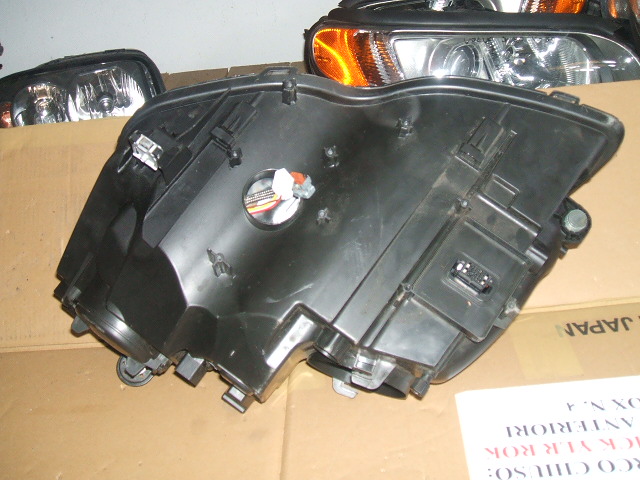 Mercedes-Benz - GLK - Klasa - X204 - (2008 - 2012) - Oświetlenie / Lampa przednia   prawa Xenon