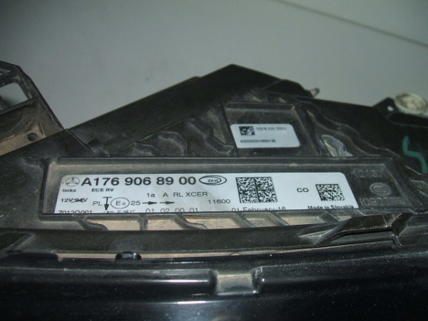 Mercedes-Benz - A-Klasa - W176 - 5 drzwi - (2012-) - Oświetlenie / Lampa przednia lewa