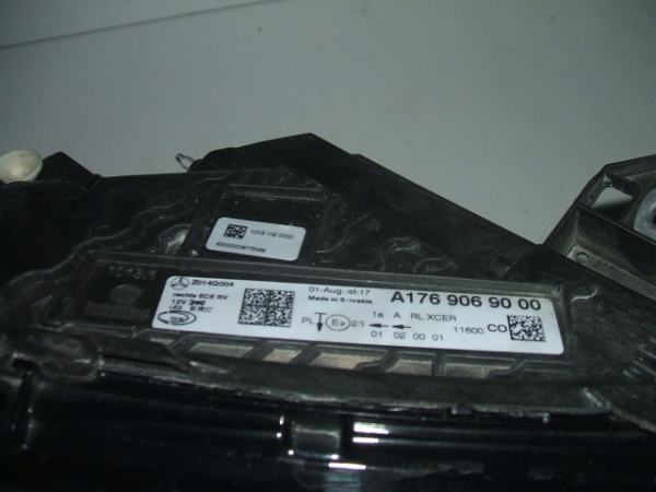 Mercedes-Benz - A-Klasa - W176 - 5 drzwi - (2012-) - Oświetlenie / Lampa przednia prawa