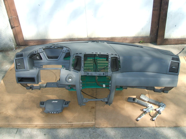 Jeep - Cherokee Grand - WK - (2005 - 2008) - Wnętrze / Deska rozdzielcza