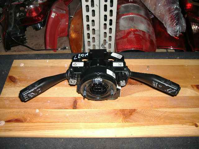 Seat - Leon - (2005 - 2009) - Wnętrze / Włącznik kierunkowskazów