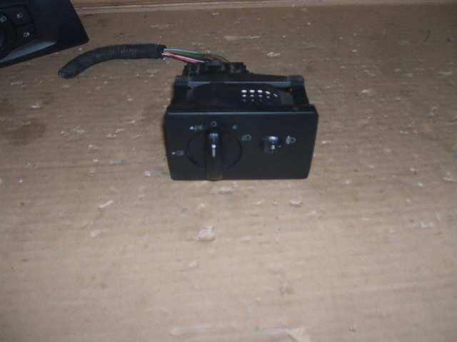 Ford - Transit - Osob./Tow.- (2006 - 2014) - Wnętrze / Włącznik świateł