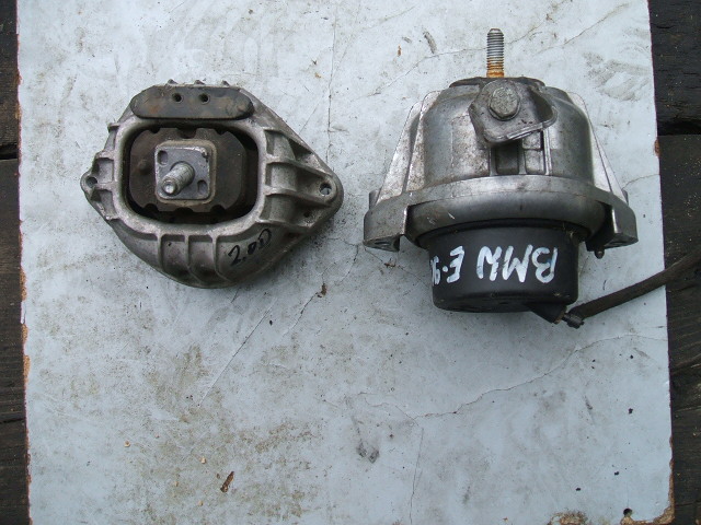 BMW - Seria 3 - E93 - Cabrio - (2010 - 2014) - Silnik / Poduszki/Łapy