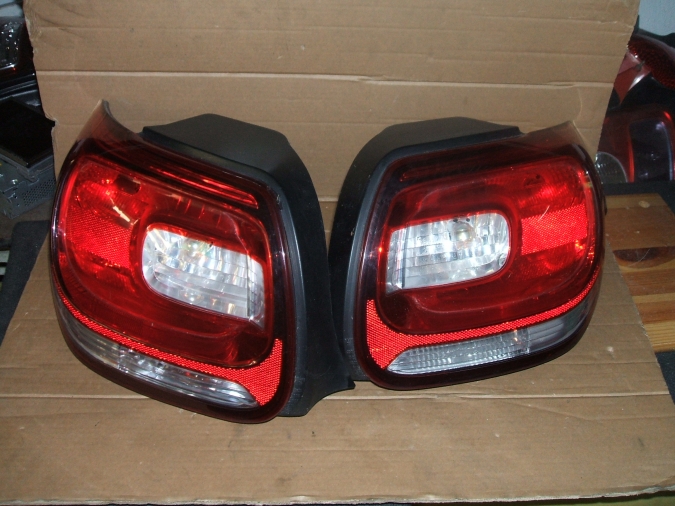 Citroen  - DS3 - (2014 - 2016) - Oświetlenie / Lampa tylna lewa